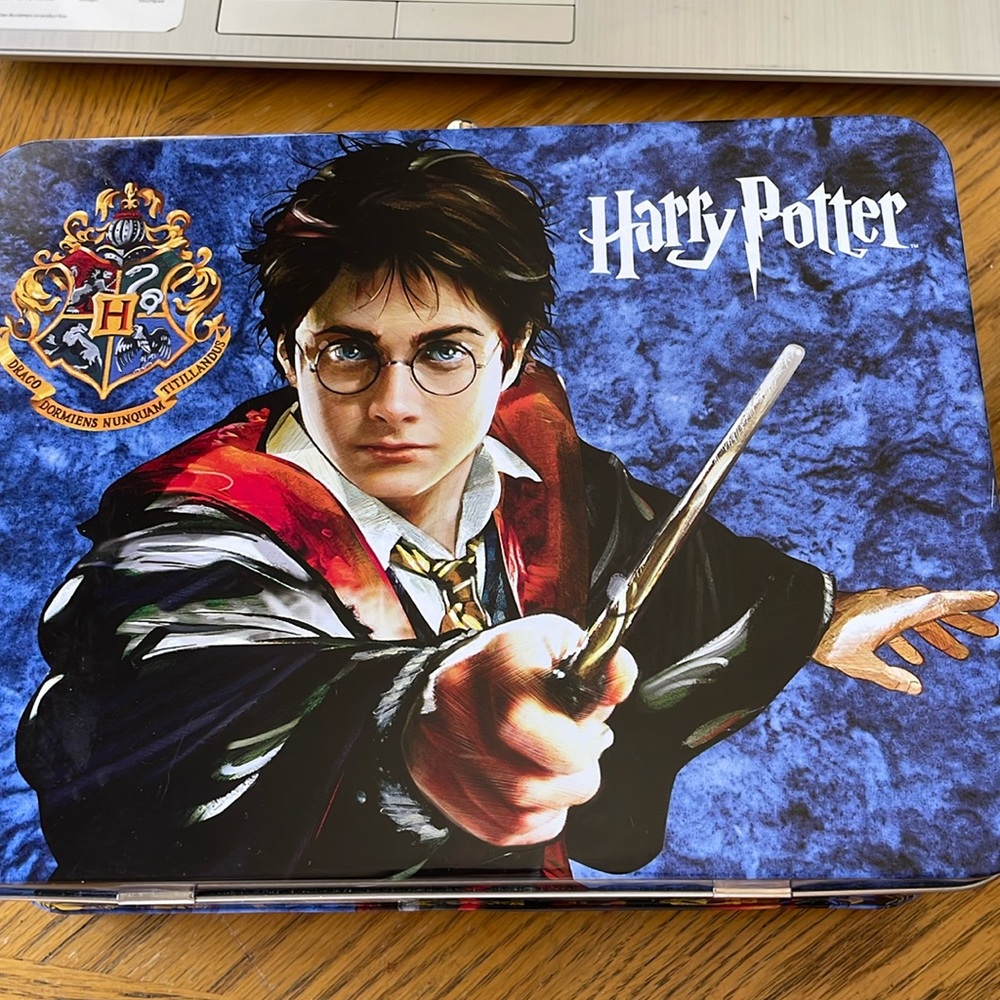 Classic HARRY POTTER Large Tin Tote / Metal Lunch Box
